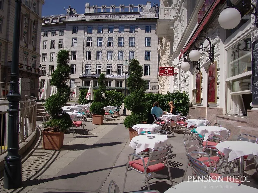 Pension Riedl Vienna 3*,