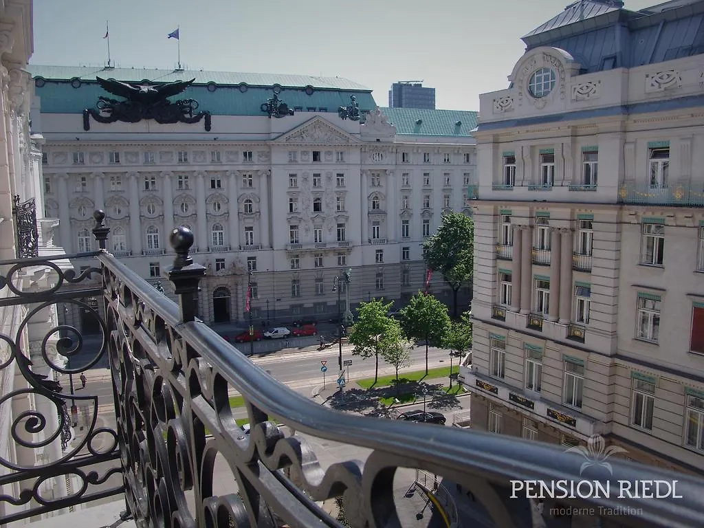 Pension Riedl Vienna 3*,