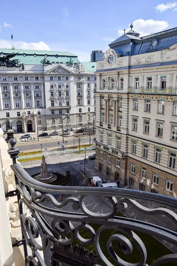 Pension Riedl Vienna Hotel