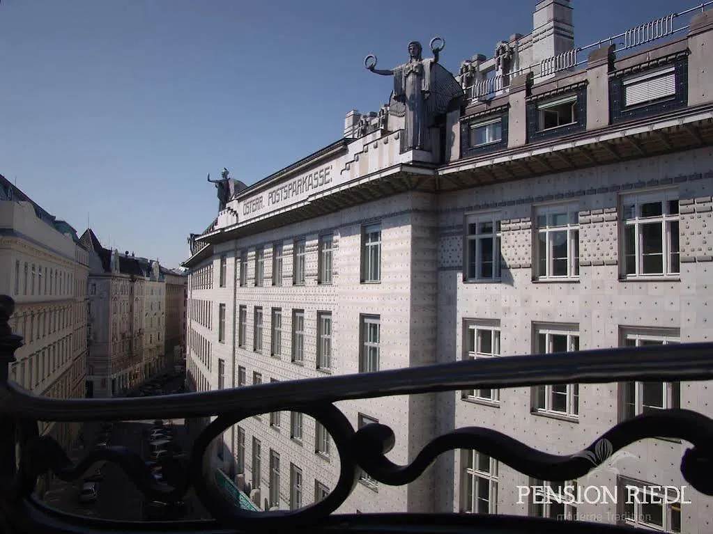 Pension Riedl Vienna 3*,