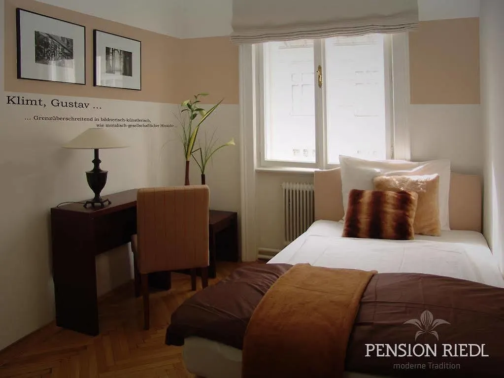 Pension Riedl Vienna Hotel