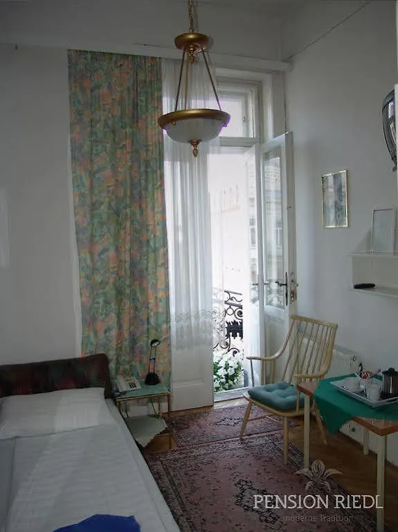 Pension Riedl Vienna Hotel