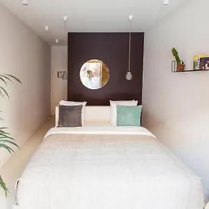Hotell Latroupe Jardin Secret ***